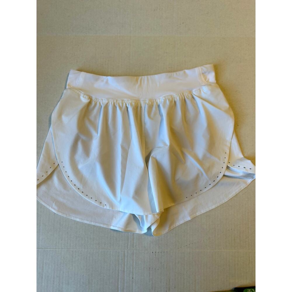 Lululemon Fast and Free 3" White Shorts Sz 6